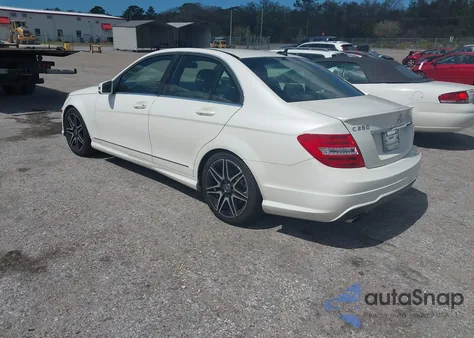 2013 Mercedes-Benz C 250 Sport from USA, damaged, VIN WDDGF4HB2DA859946